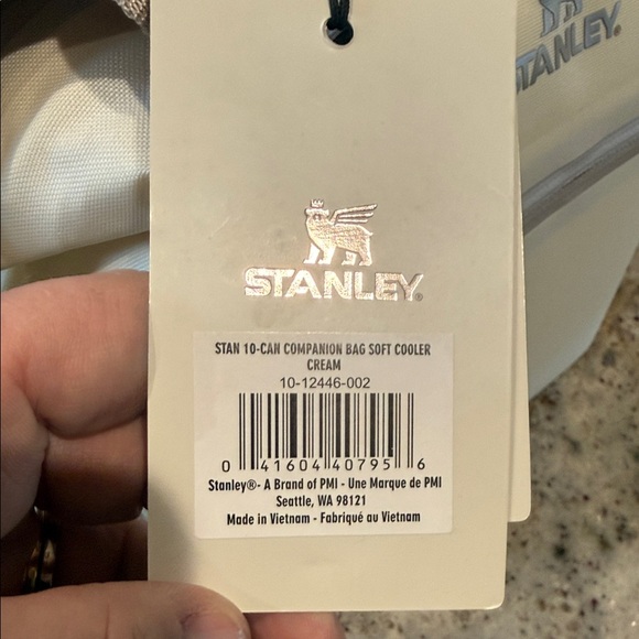 Stanley Cream and Gray insulated lunch bag - Picture 2 of 4